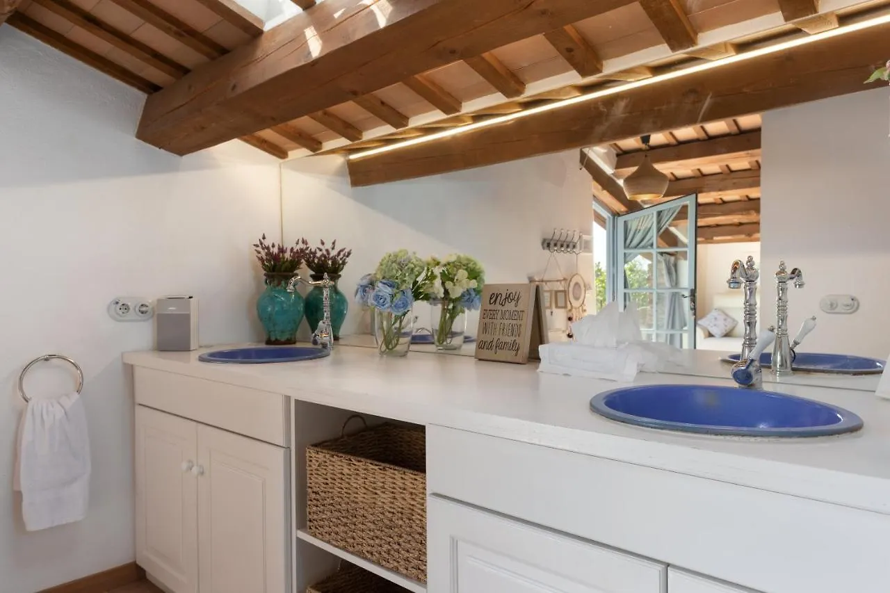 Country house Can Font De Muntanya Cruilles